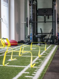 Praxis Bruns & Schumacher Trainingsraum Geräte
